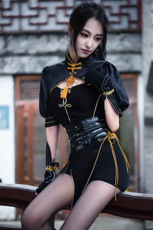 宁红叶 · 檐下